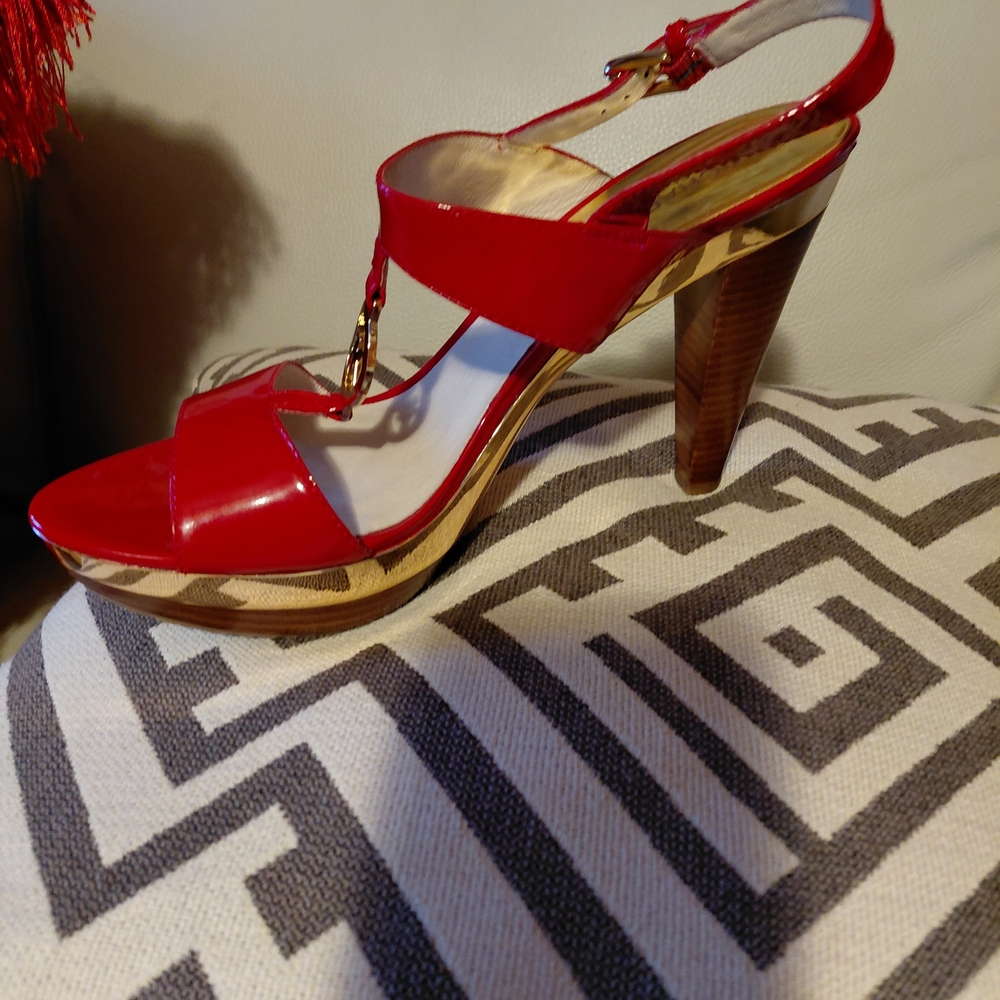 Chic Red Strappy Heels